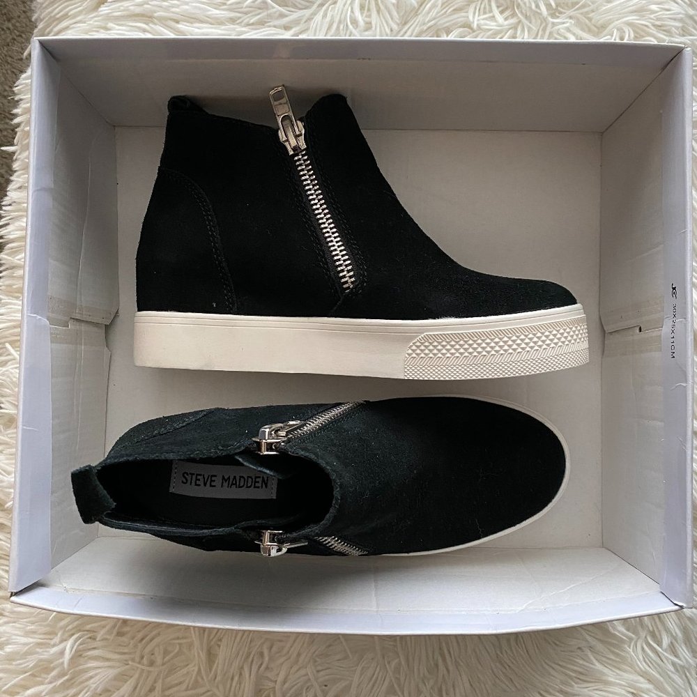Black Steve Madden Sneaker